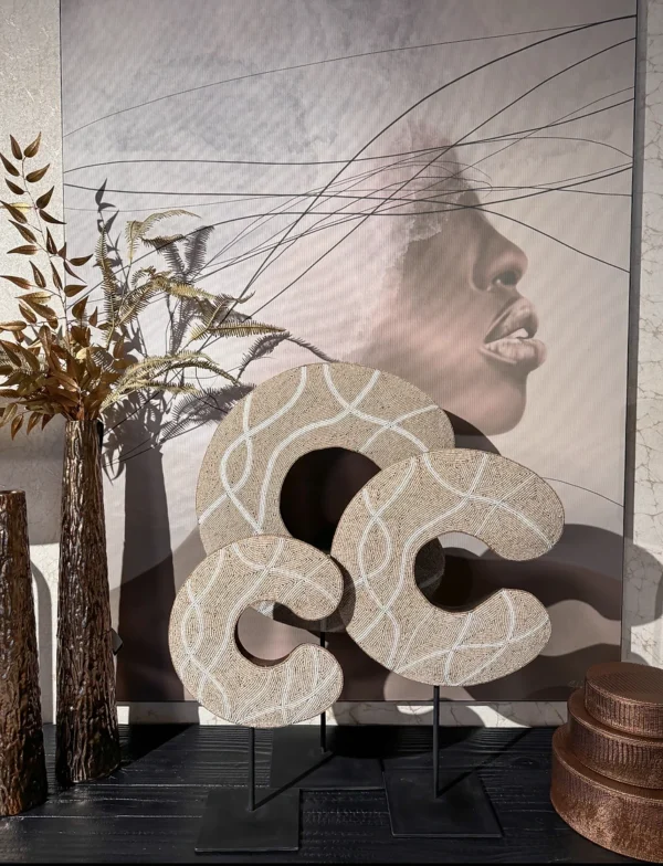 Ornament donut op standaard beige L - Afbeelding 3