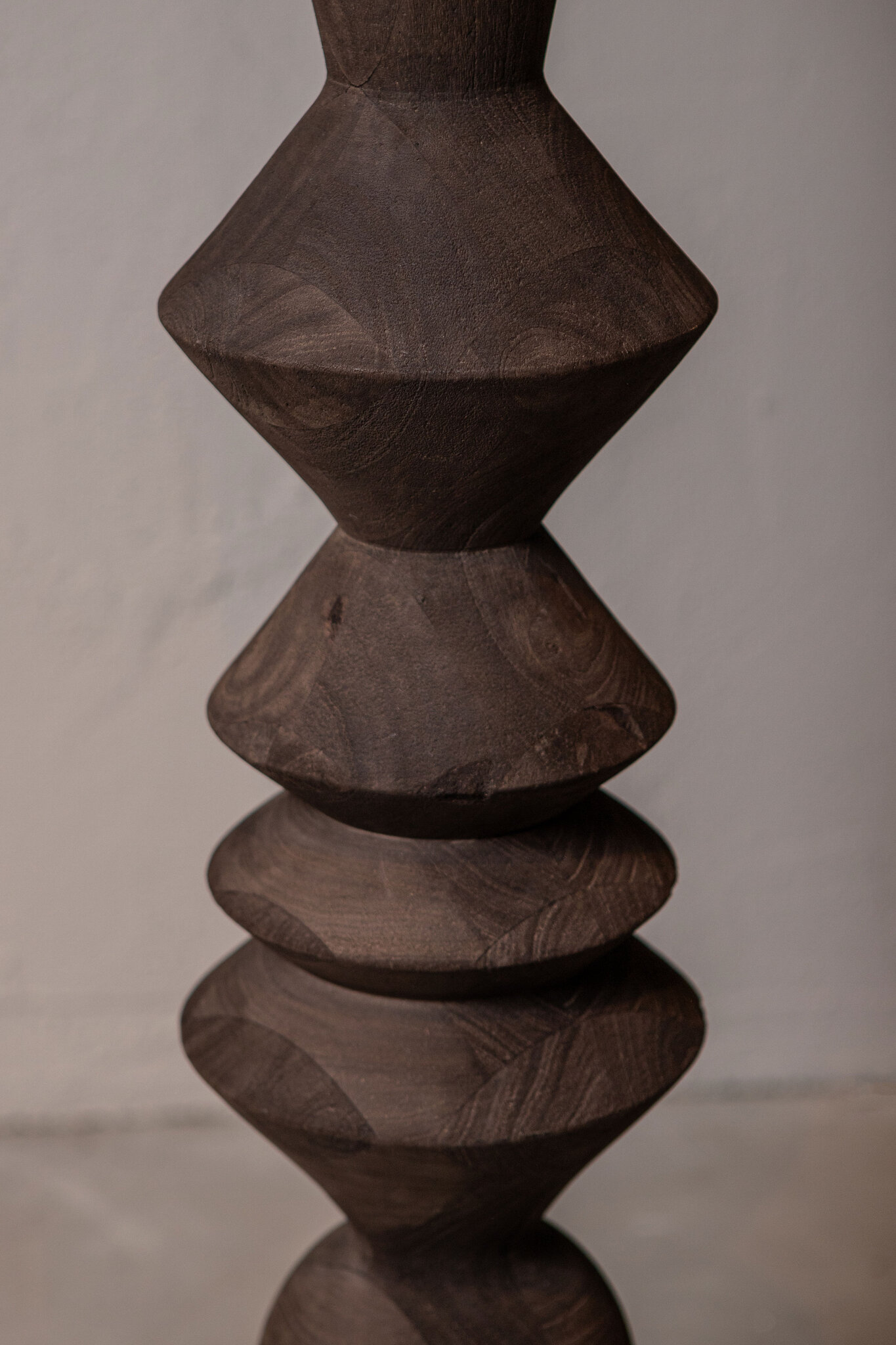 PTMD Elaine Brown Mango Houten Ronde Vloerlampvoet - Afbeelding 7