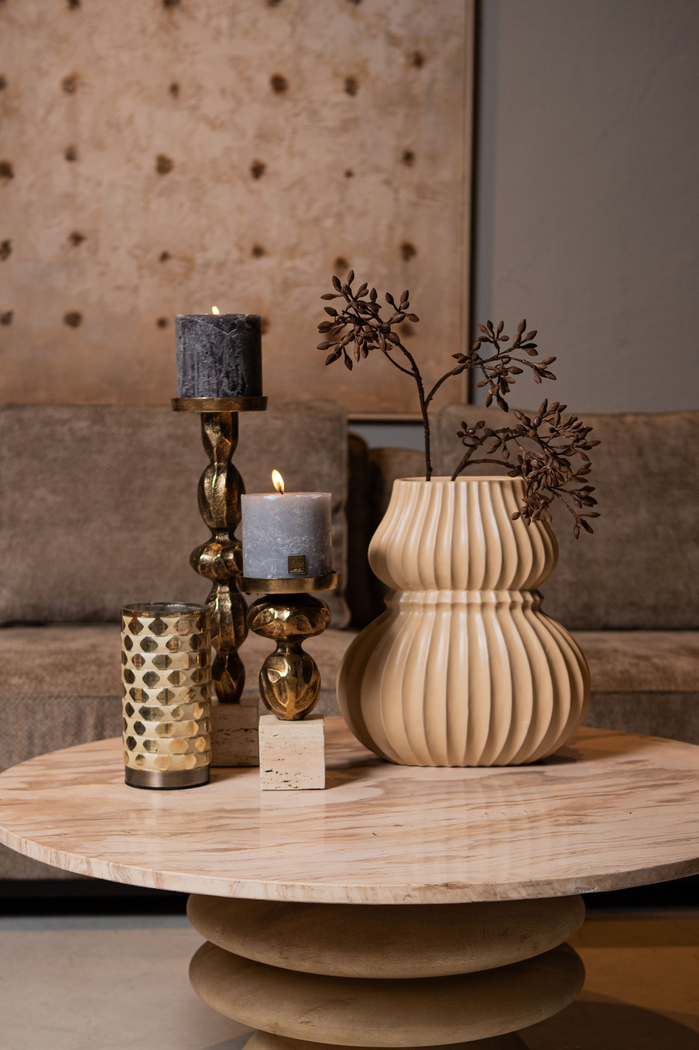 PTMD Malines Goud Gegoten Aluminium Kaarsenhouder Op Voet S - Afbeelding 4