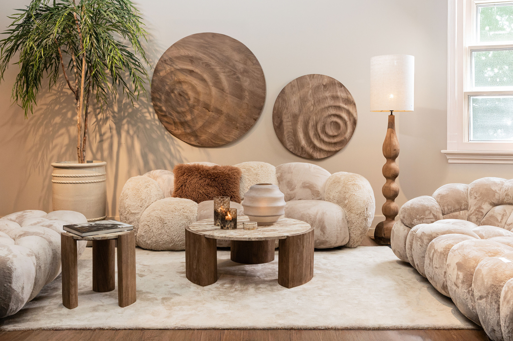PTMD Elladie beige lage ronde gelaagde glazen vaas - Afbeelding 5