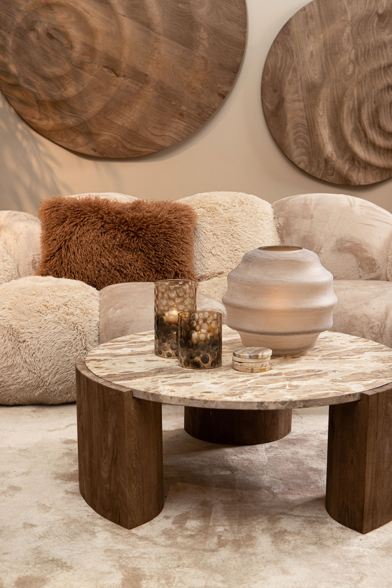 PTMD Elladie beige lage ronde gelaagde glazen vaas - Afbeelding 10