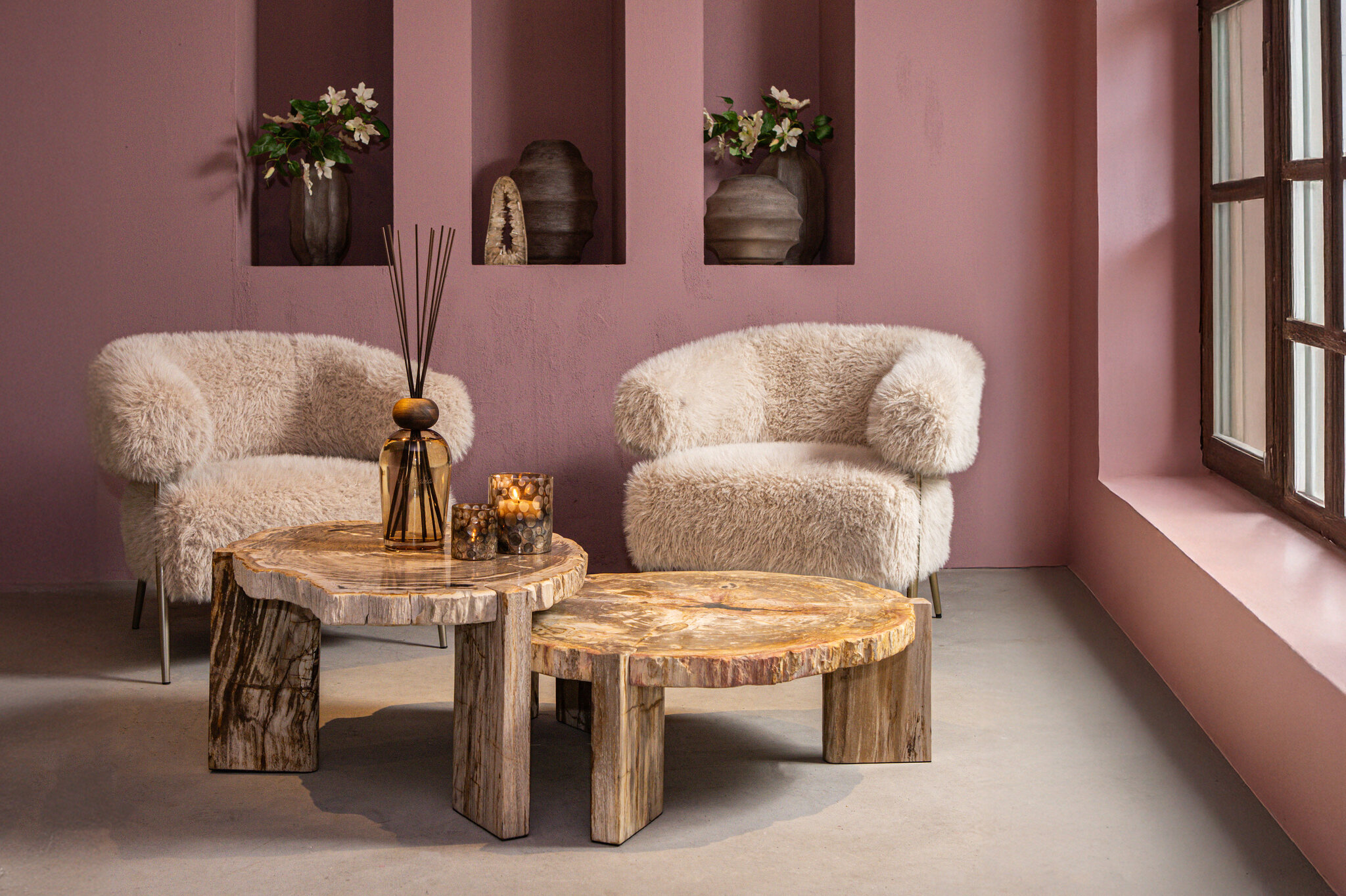 PTMD Kayo salontafel van natuurlijk versteend hout, driepoot, laag - Afbeelding 4